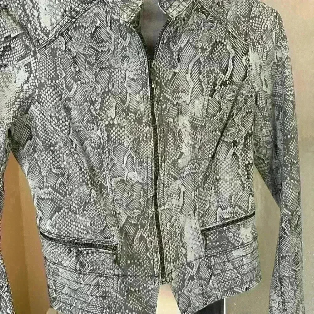 White House Black Market Snake jean jacket- size 6